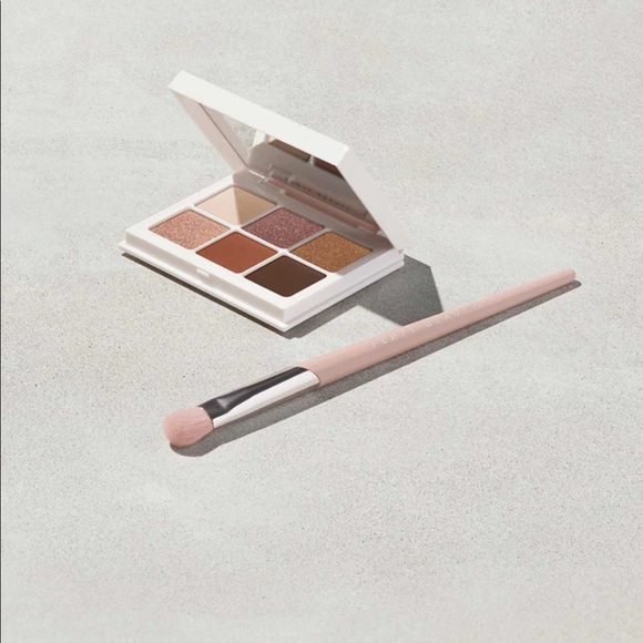 Fenty Beauty by Rihanna
Precision Blending Eyeshadow Brush 230 - Picture 9 of 13